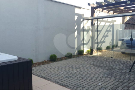 Casa à venda com 4 suítes no condomínio Vila Inglesa, Atibaia - SP