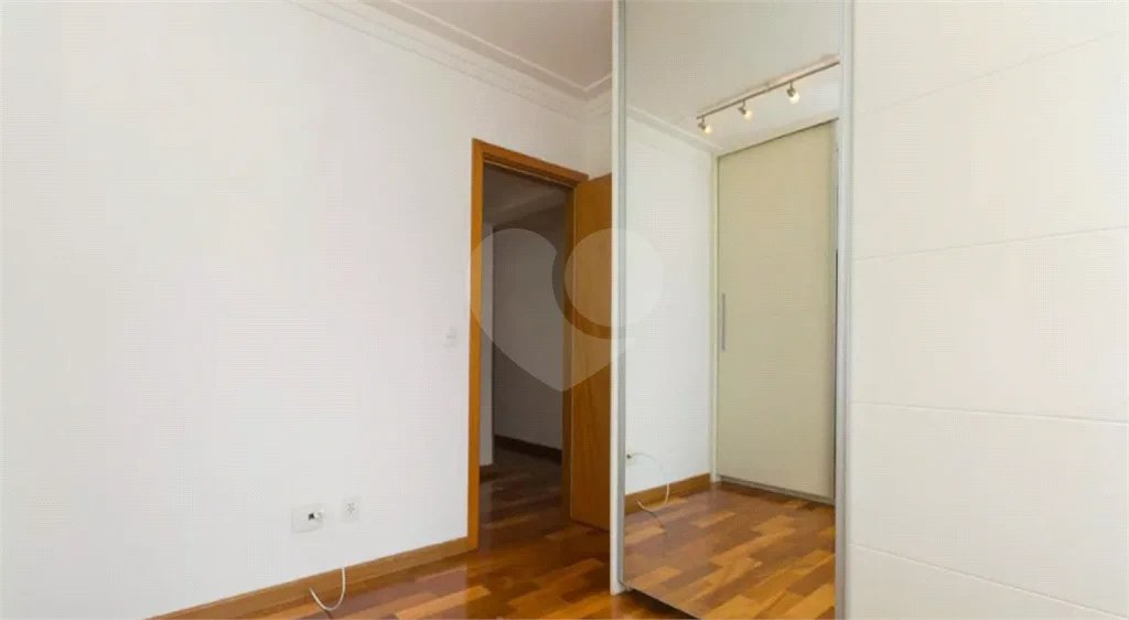 Cobertura duplex à venda na Mooca de 277m² com 3 dormitórios, 1 suíte e 3 vagas.