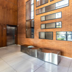 Itaim ! Studio ,muito bem localizado ! vaga de garagem !