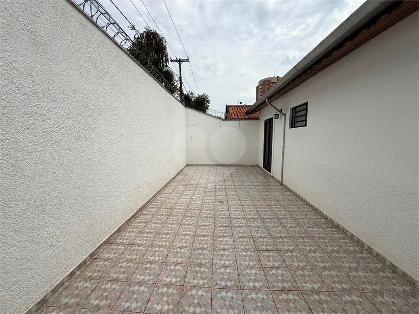 Excelente Casa de Esquina na Vila Monteiro – Oportunidade para Moradia ou Comércio