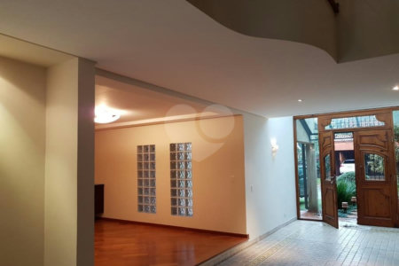 Casa à venda com 4 suítes no condomínio Jardim das Azaléias, São Paulo - SP