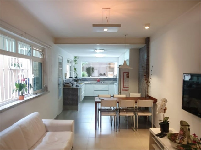Sobrado à venda com 2 quartos, sendo 1 suíte,  em Santana, São Paulo, SP