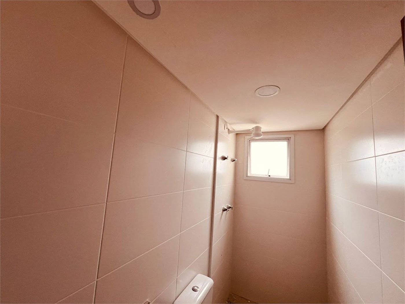 Apartamento com Varanda Gourmet em Condomínio Clube na Enseada – 2 Dormitórios