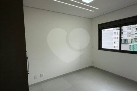 Apartamento à venda com 2 quartos, sendo 1 suíte, em Santo Amaro, São Paulo, SP