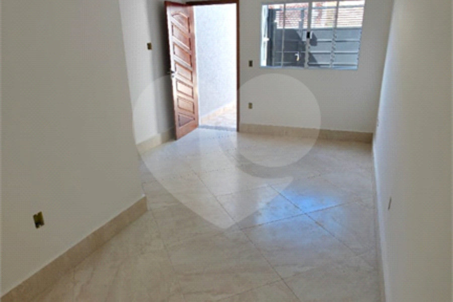 Sobrado à venda com 2 quartos em Guaianazes, São Paulo, SP