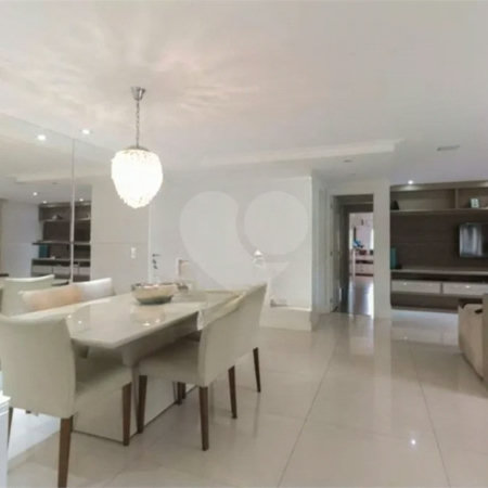 Apartamento na Mooca com 204m² amplo à venda 3 quartos, sendo 3 suítes, e 4 vagas
