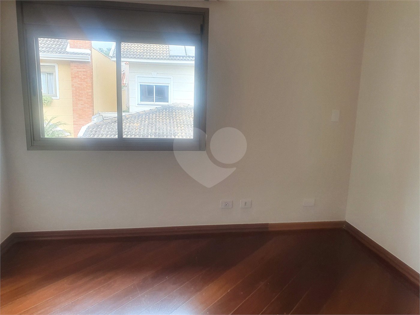 Casa à venda com 4 quartos, sendo 2 suítes,  no condomínio Lake Louise, São Paulo - SP
