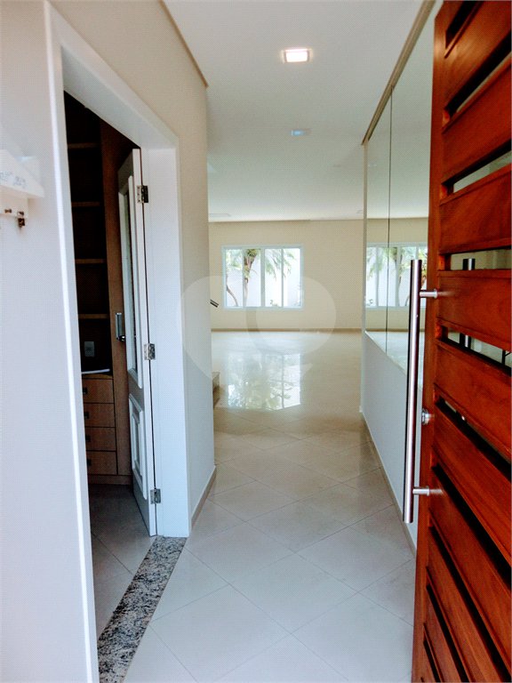 Casa à venda com 3 suítes no condomínio Residencial Jardim América, Vinhedo - SP