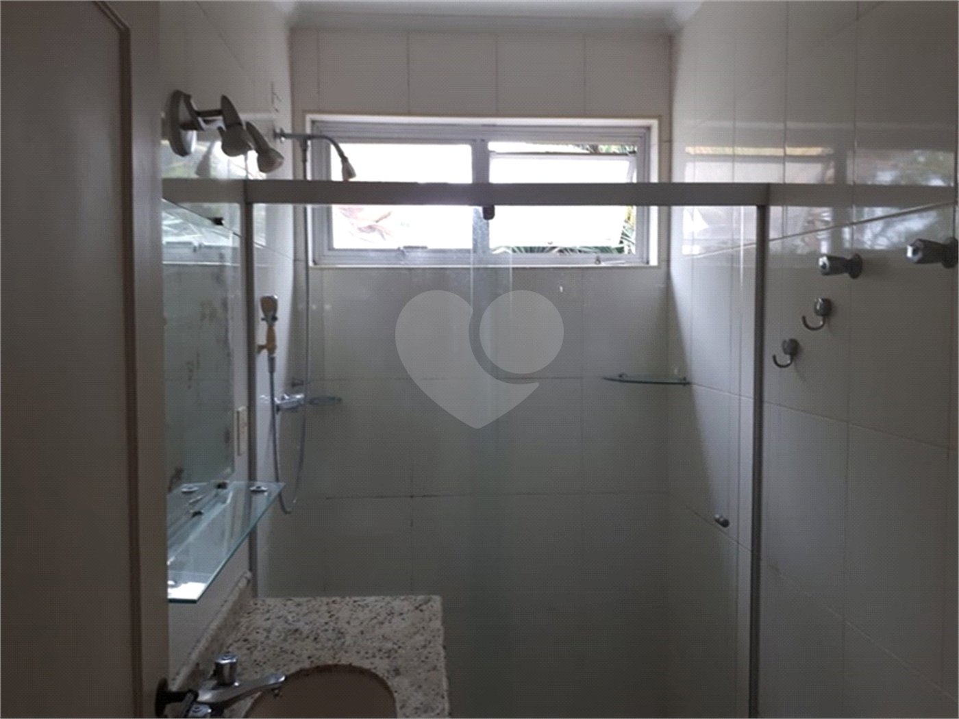 Sobrado à venda com 5 quartos, sendo 3 suítes, em Tremembé, São Paulo, SP