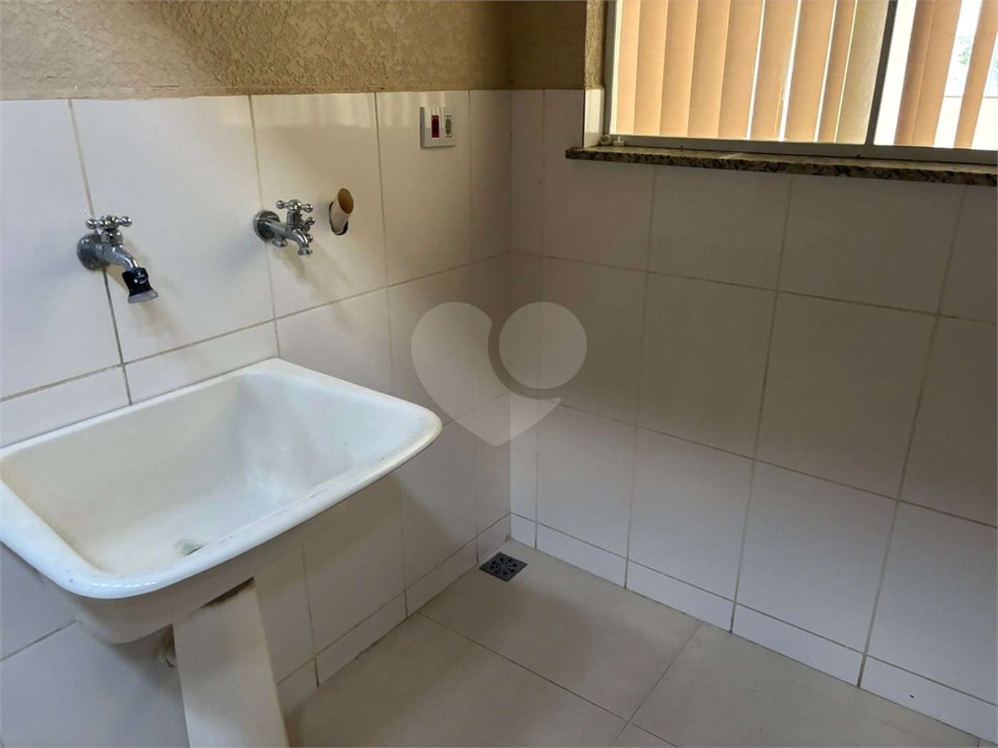 Casa em condomínio à venda com 3 quartos, sendo 1 suíte, em Jardim Estância Brasil, Atibaia, SP