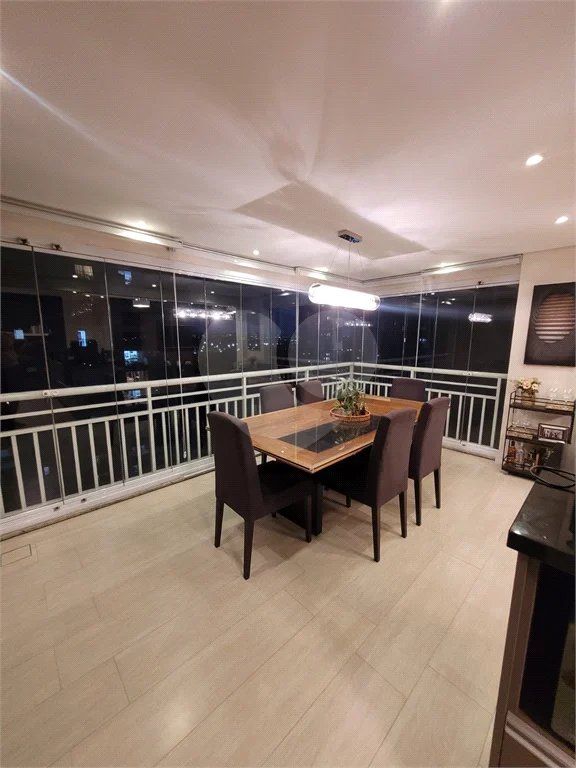 Apartamento à venda com 3 quartos, sendo 1 suíte,  em Vila Suissa, Mogi das Cruzes, SP