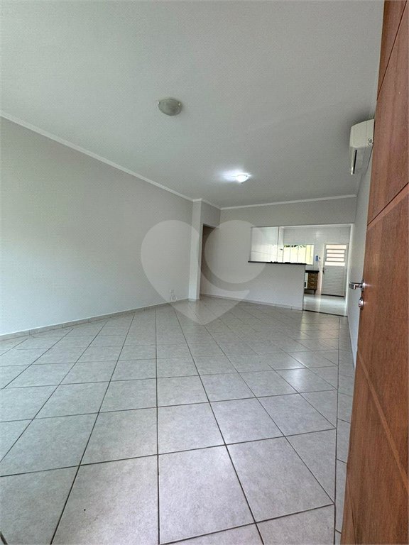 Casa à venda com 3 quartos, sendo 1 suíte, no condomínio Bella Vita, Atibaia - SP