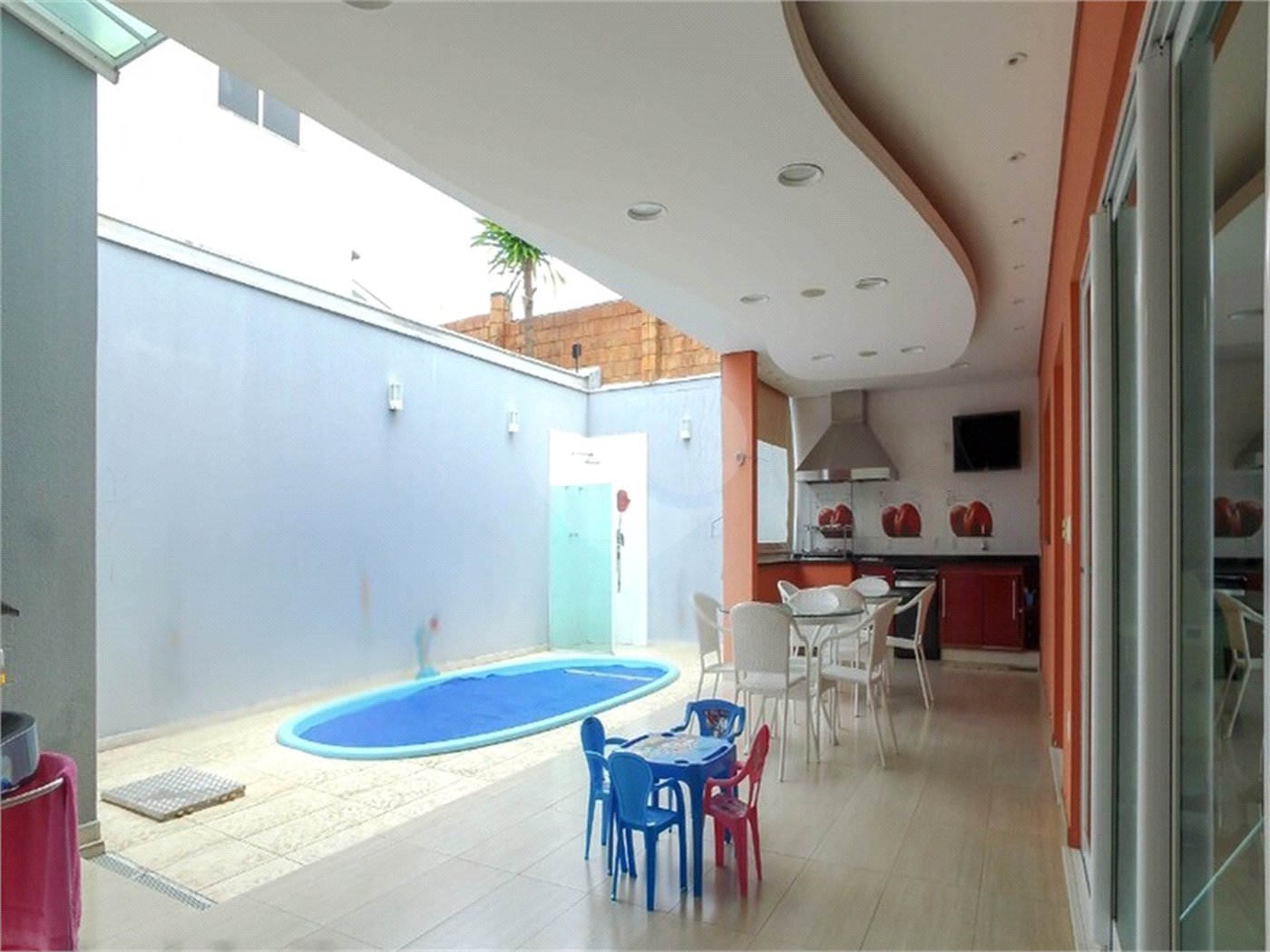 Casa à venda com 3 quartos, sendo 1 suíte, no condomínio Belvedere 2, Votorantim - SP