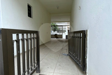 Sobrado à venda com 3 quartos em Vila Nivi, São Paulo, SP