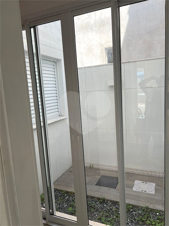 Casa à venda com 4 quartos, sendo 2 suítes, no condomínio Residencial Floresta, São Paulo - SP