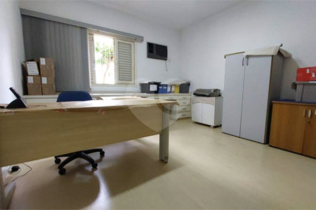 Casa à venda com 4 quartos, sendo 2 suítes,  em Vila Alexandria, São Paulo, SP