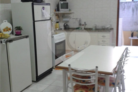 Sobrado à venda com 3 quartos em Vila Dona Augusta, São Paulo, SP