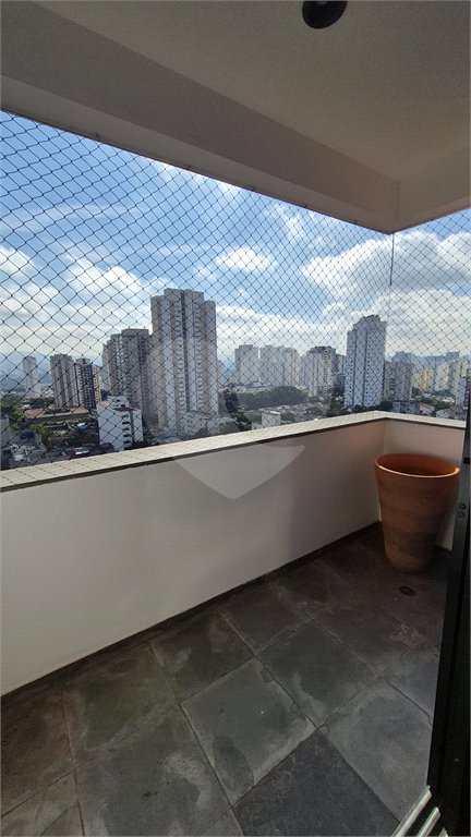 Apartamento à venda ou para alugar com 3 quartos, sendo 2 suítes, em Vila Romana, São Paulo, SP