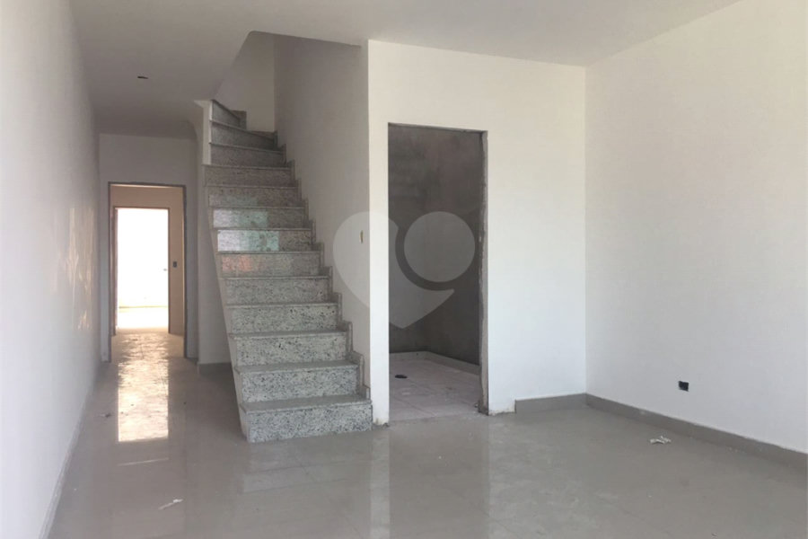 Sobrado à venda com 3 quartos, sendo 1 suíte, em Tremembé, São Paulo, SP