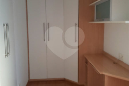 Casa à venda com 4 quartos, sendo 1 suíte,  em Vila Oliveira, Mogi das Cruzes, SP