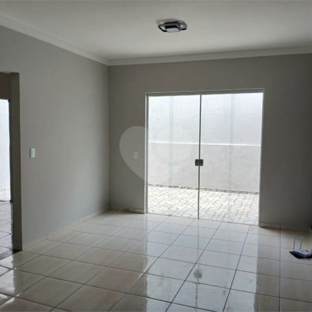 Casa de Vila à venda com 3 quartos, sendo 1 suíte, em Jardim Wanel Ville V, Sorocaba, SP