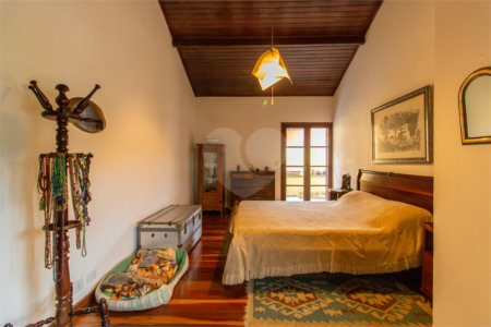 Casa à venda com 3 quartos, sendo 1 suíte,  no condomínio Jardim Hipico, São Paulo - SP