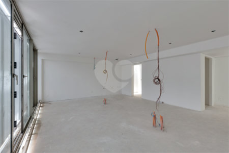 Casa à venda com 3 suítes no condomínio Residencial Heron 140, São Paulo - SP