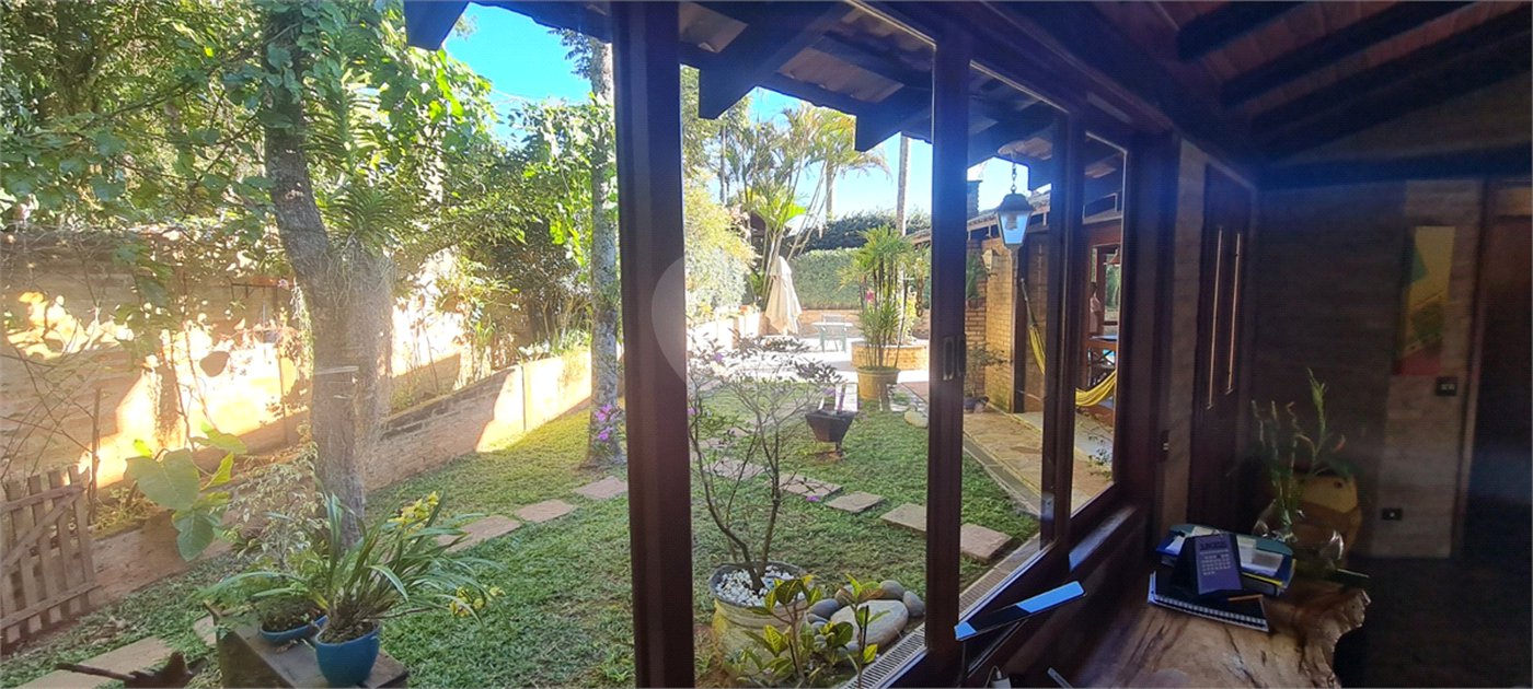 Casa à venda com 4 suítes em Serra da Cantareira, Mairiporã, SP