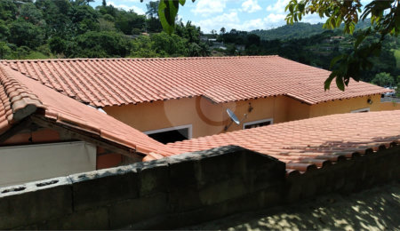 Chácara à venda com 3 suítes em Chácaras Copaco, Arujá, SP