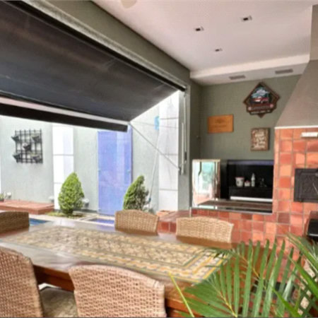 Casa à venda com 4 quartos, sendo 3 suítes, no condomínio Vila das Flores, São Paulo - SP