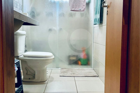 Casa à venda com 3 quartos, sendo 1 suíte, no condomínio Shambala I, Atibaia - SP