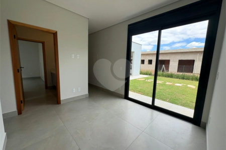 Casa à venda com 4 suítes no condomínio Portal dos Bandeirantes, Salto - SP
