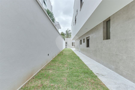 Casa à venda com 4 suítes no condomínio Carmen, São Paulo - SP