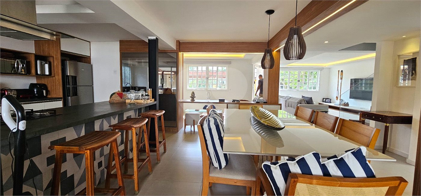 Casa à venda com 4 suítes em Praia Rasa, Armação dos Búzios, RJ
