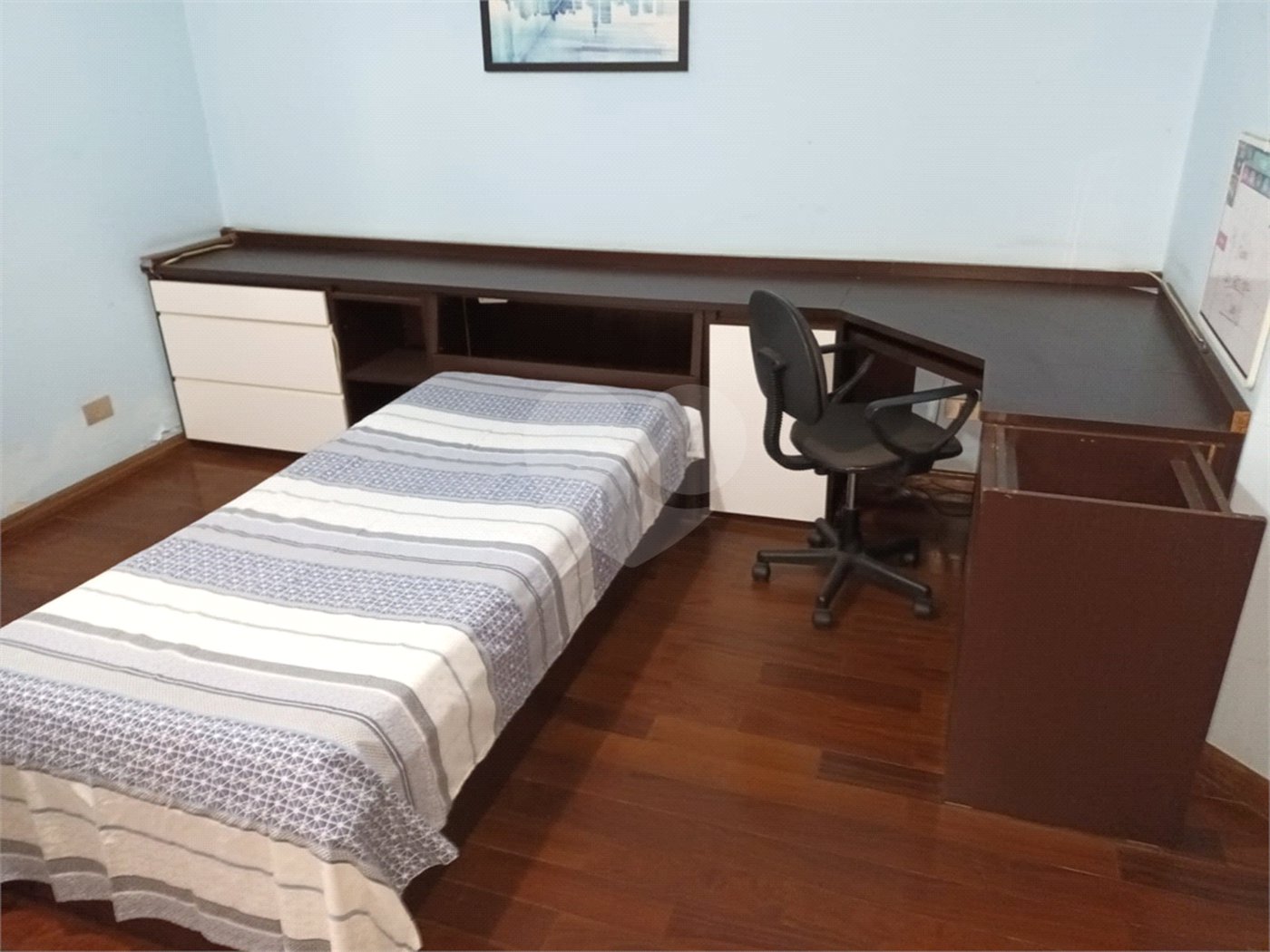 Casa à venda com 4 quartos, sendo 3 suítes, no condomínio Arujá 5, Arujá - SP