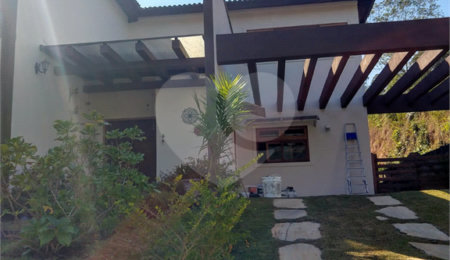 Casa à venda com 5 quartos, sendo 1 suíte,  no condomínio Canada Village, Mairiporã - SP