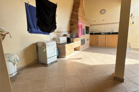 Casa à venda com 4 quartos, sendo 1 suíte, em Vila Henrique, Salto, SP