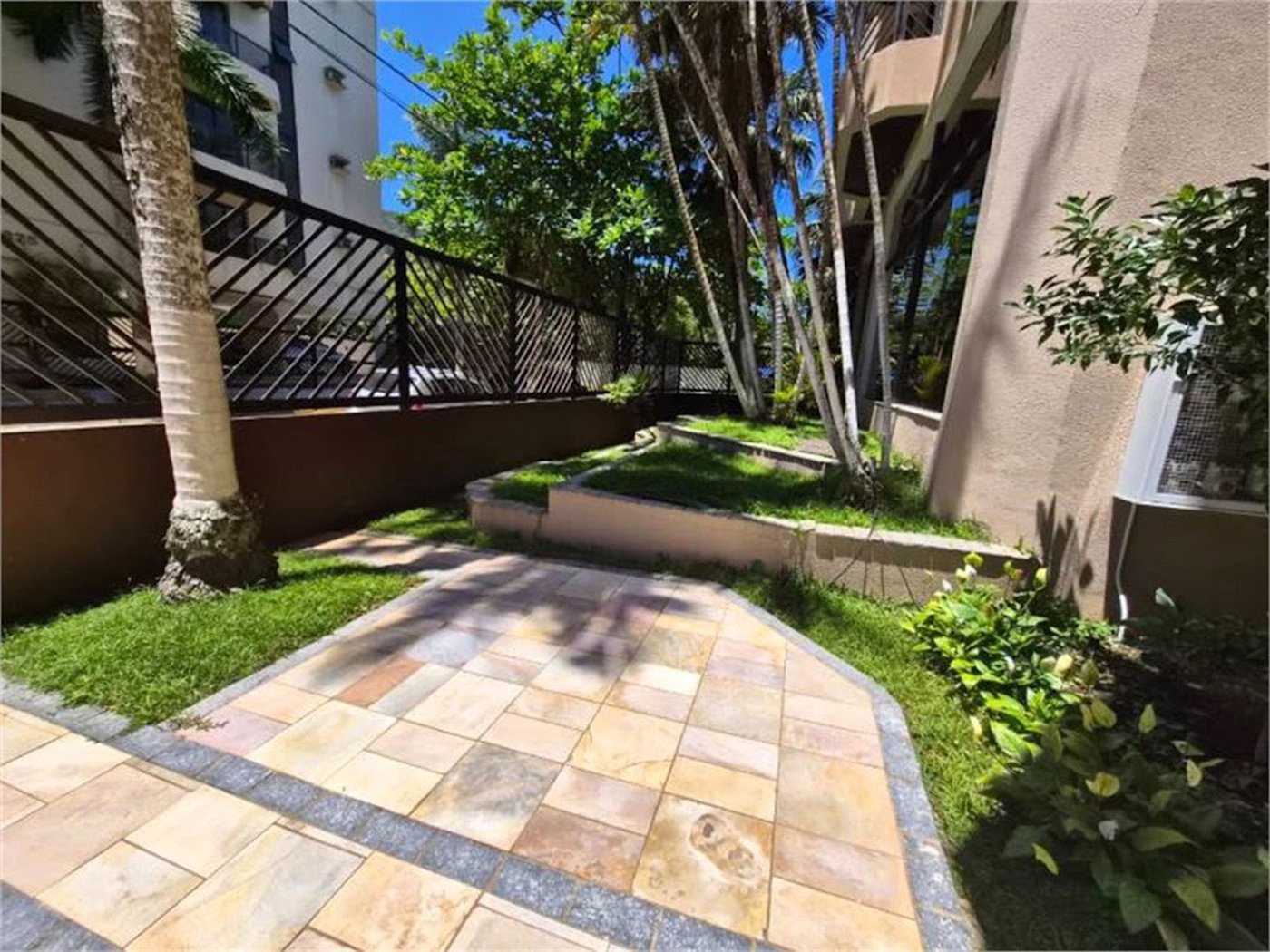 Apartamento Residencial à venda, Loteamento João Batista Julião, Guarujá - AP1261.