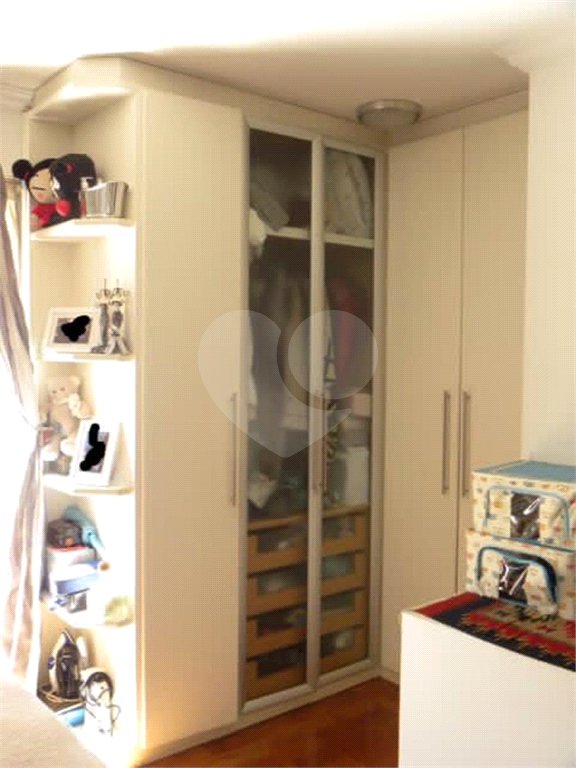 Casa à venda com 3 quartos, sendo 1 suíte, no condomínio Villas de São Francisco, São Paulo - SP