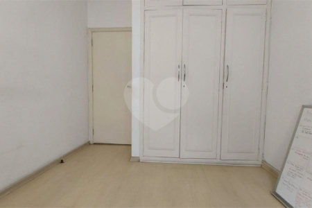 Casa à venda com 4 quartos, sendo 2 suítes,  em Vila Alexandria, São Paulo, SP