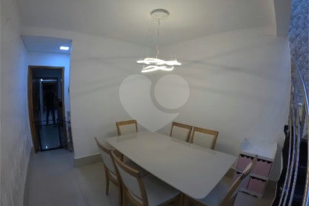 Sobrado à venda com 3 quartos, sendo 1 suíte, em Vila Lúcia, São Paulo, SP