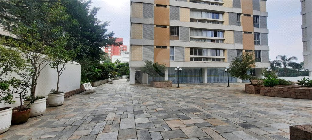 Apartamento à venda com 3 quartos, sendo 1 suíte,  em Sumarezinho, São Paulo, SP