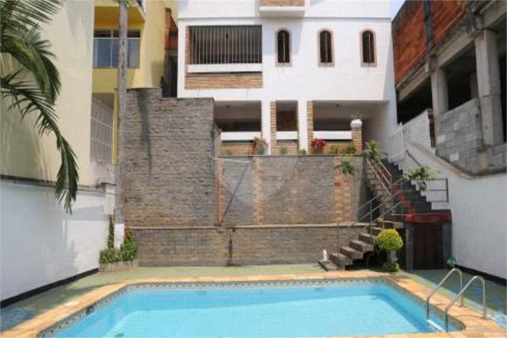 Sobrado à venda com 4 quartos, sendo 2 suítes, em Jardim Bonfiglioli, São Paulo, SP