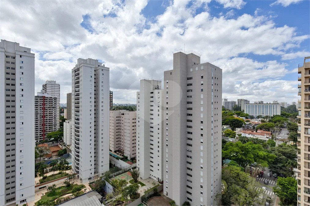 Apartamento à venda com 2 suítes em Santo Amaro, São Paulo, SP