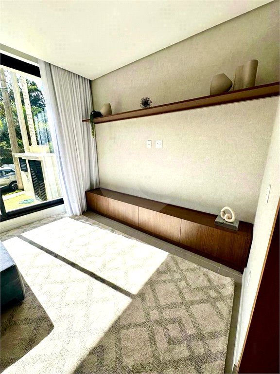 Casa à venda com 4 quartos, sendo 3 suítes, no condomínio Residencial Tivoli Park, Sorocaba - SP