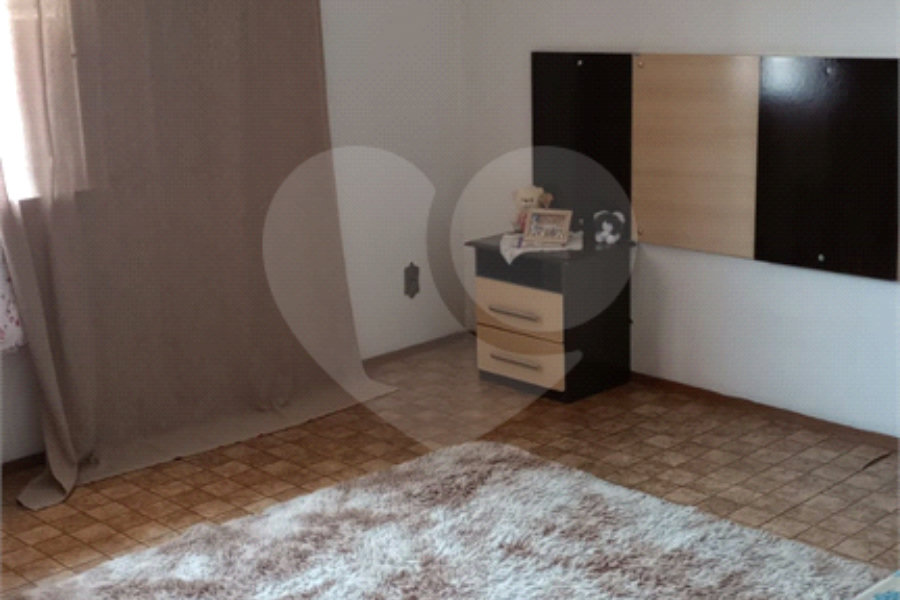 Casa à venda com 3 quartos, sendo 1 suíte,  em Parque Maria Domitila, São Paulo, SP