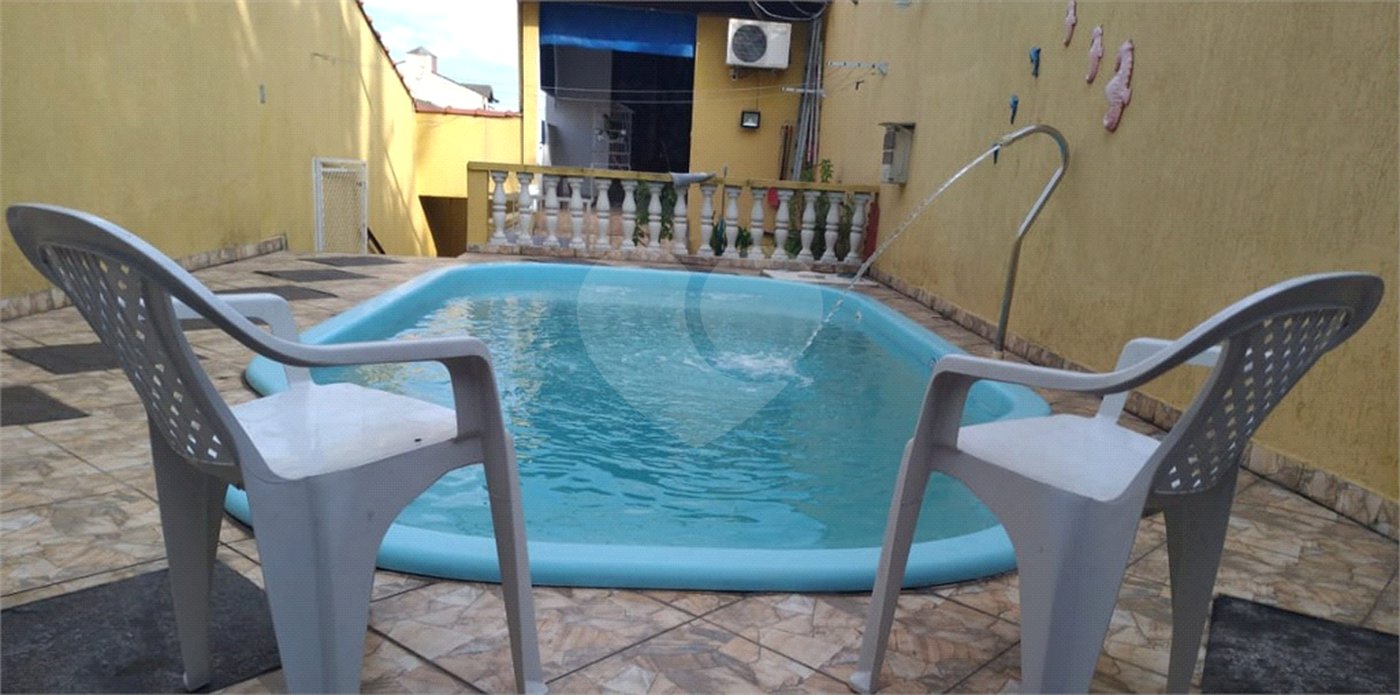 Casa à venda com 4 quartos, sendo 1 suíte, em Cidade Kemel, Poá, SP