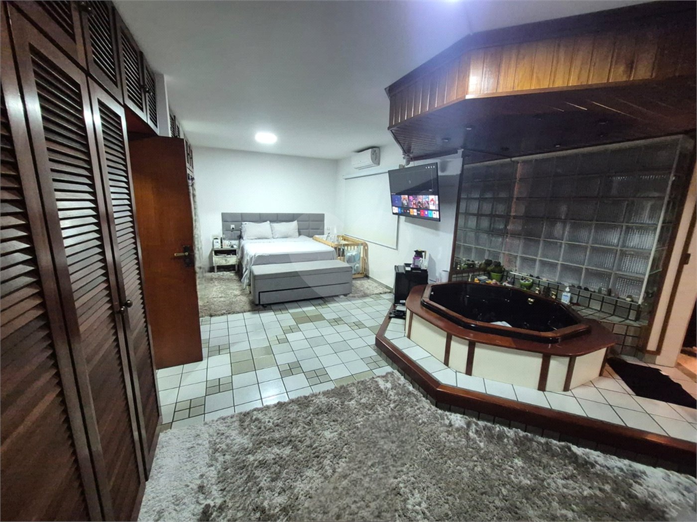 Casa à venda com 4 quartos, sendo 3 suítes,  em Planalto Paulista, São Paulo, SP