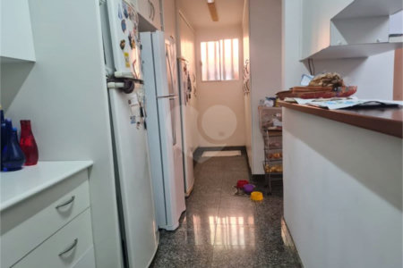 Casa à venda com 5 quartos, sendo 2 suítes,  em Jardim Morumbi, São Paulo, SP