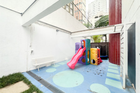 Apartamento à venda com 4 quartos, sendo 2 suítes, em Alto da Boa Vista, São Paulo, SP